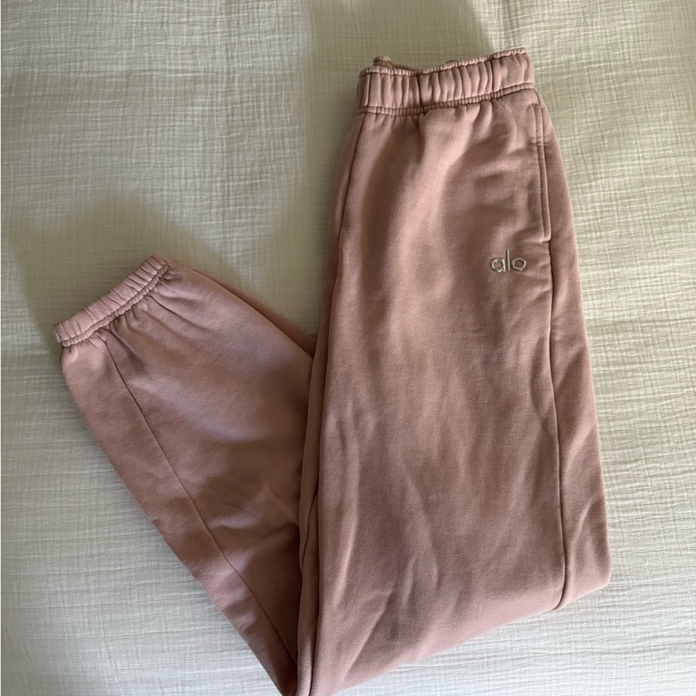 ALO Yoga Blush Accolade Joggers